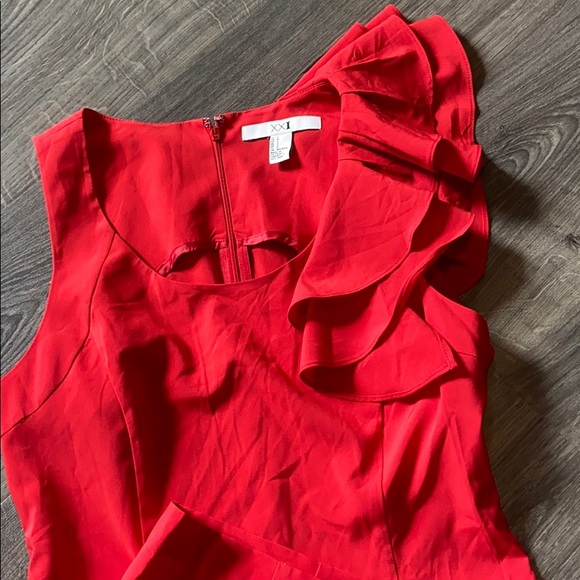 Red fitted dress - Picture 2 of 4